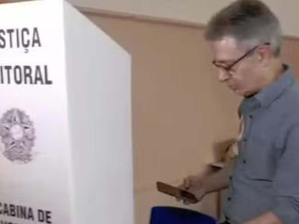 Zema sobre ação por celular na cabine: 'se eu tivesse roubado um celular estaria tudo bem'